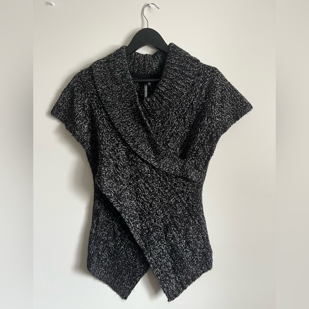 Women’s Black & White Marled Short-Sleeve Wrap Sweater